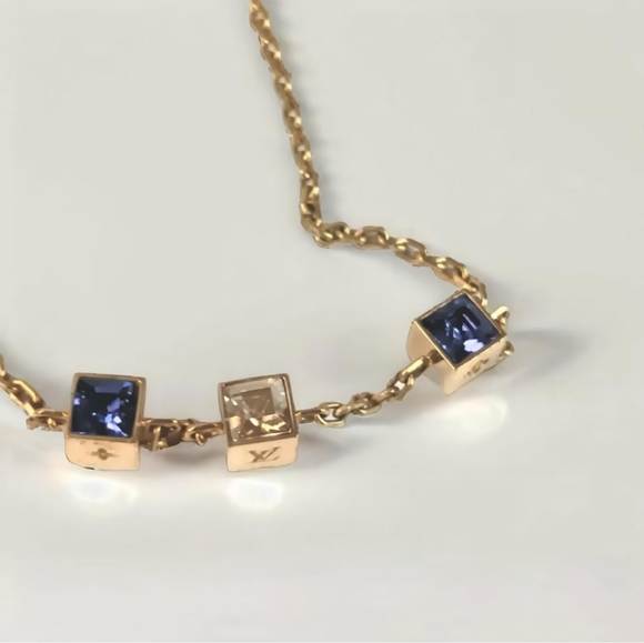 Louis Vuitton✨️ Gold Gamble Necklace Golden Rhinestones/Logo Cubes - Picture 10 of 14